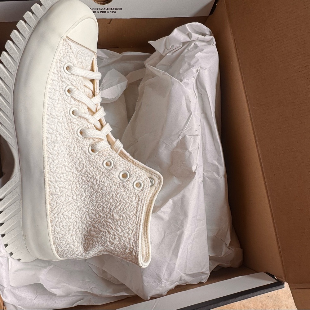 Converse Women's Off-White Textured High-Top Sneakers. Platform Size 11